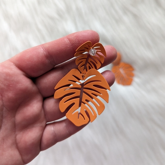 Orange Monstera leaf charm earrings - Picture 2 of 3